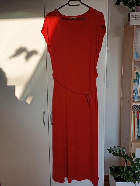 Sytě rudé šaty ke kotníkům s vázáním, gate,40