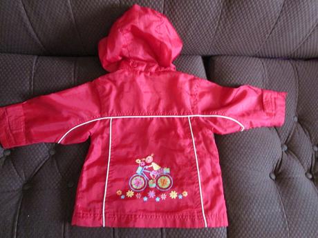 Pěkná jarní či podzimní červená šusťáková bundička, c&a,92