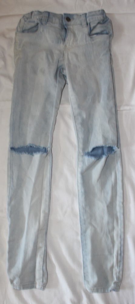 Ub150. džíny s děrovanými koleny 11-12 let, 152