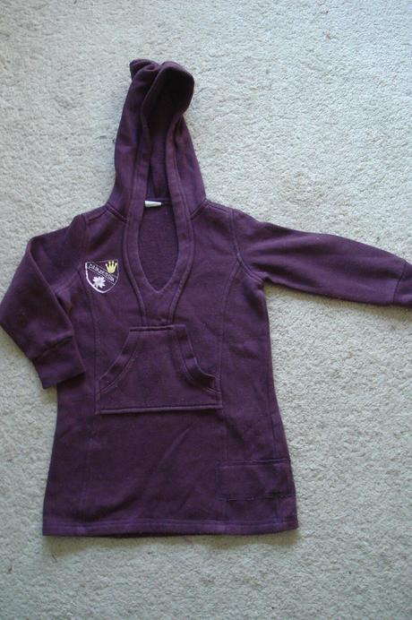 Šaty z teplákoviny, 98