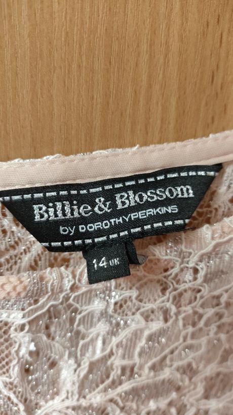 Společenské šatičky, 42