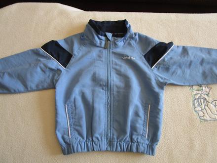 Pěkná sv. modrá jarní bundička zn. umbro, v. 86-92, umbro,86