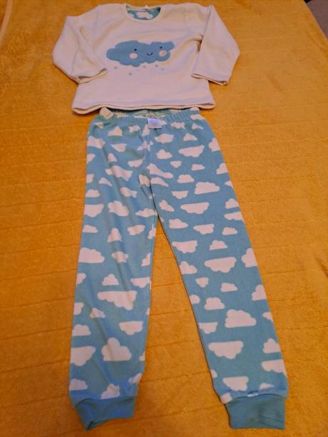 Teplé pyžamo 104/110, 104