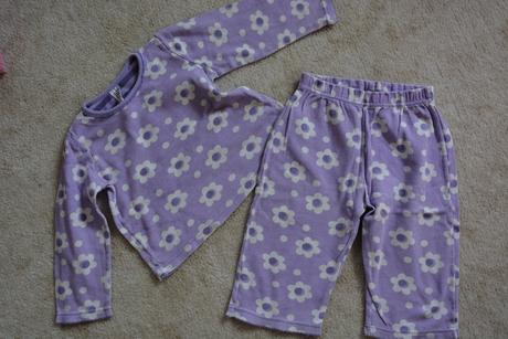 Kytičkované pyžamko, tu,86