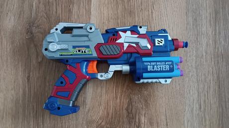 Hračka zbraň avengers kapitán amerika., 