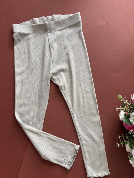 Leginy bledě zelené - v.cca 92, 92