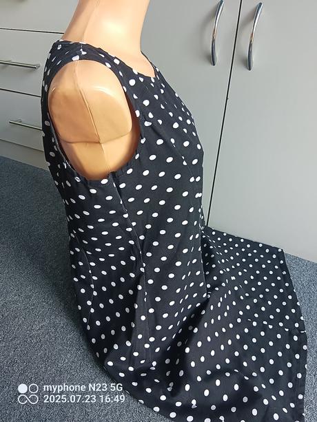 Šaty zn."yessica c&a" vel."m", yessica,m