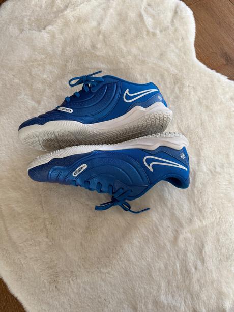 Tenisky sálovky, nike,38