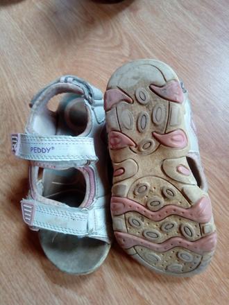 Sandálky, peddy,23