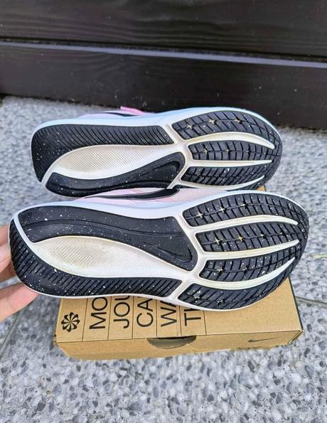 Dívčí nike, nike,33