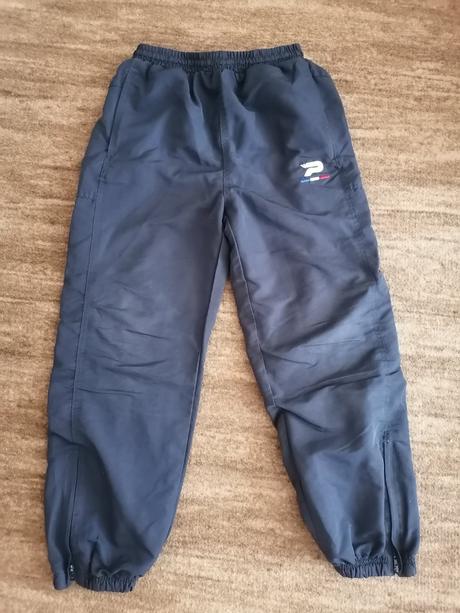 Šusťákové kalhoty, 152