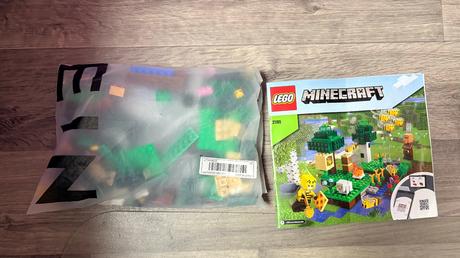 Lego minecraft 21165 včelí farma, 