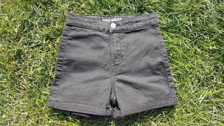 M119	dívčí riflové kraťasy vel. 140, h&m,140