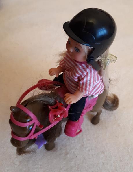 Panenka evička, žokejka na koni, zn.simba,