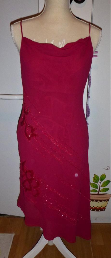 Asymetrické šaty malinové-jemně zdobené - vel.m, m