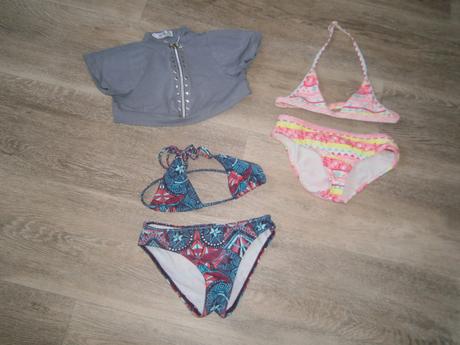 Plavky vel. 140 +další plavky a crop top, 140