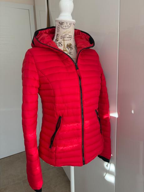 Navahoo s cervena bunda prosivana, s