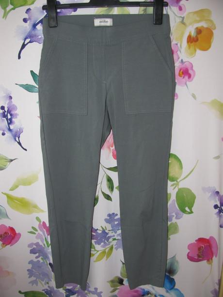 Elastické olivově zelené přiléhavé kalhoty, tchibo,38