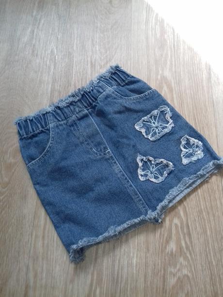 Riflová sukýnka s motýlky, 110