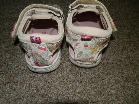 Sandálky vel.20, 20