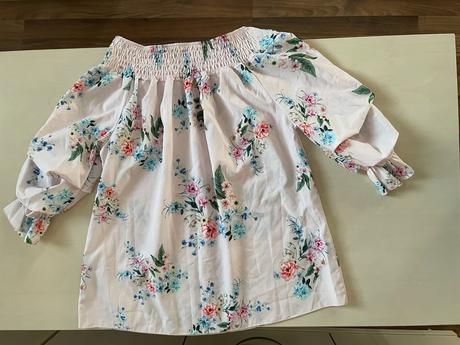 Světle růžová halenka na ramena s nabíraným rukáve, 