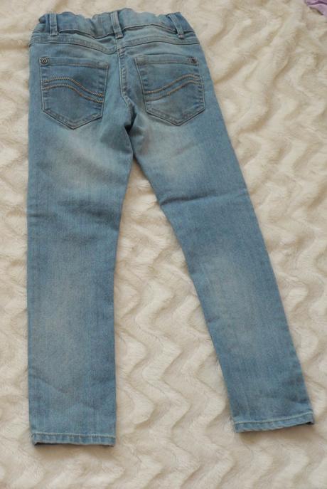 Dziny sepraneho vzhledu, alive,116