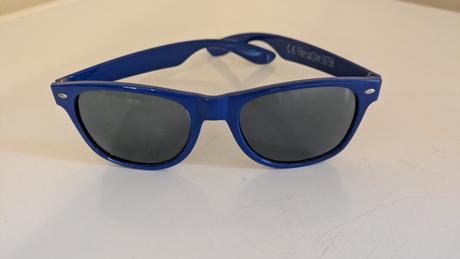 Modré sluneční brýle, 