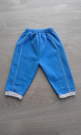 932 - tepláčky, 62