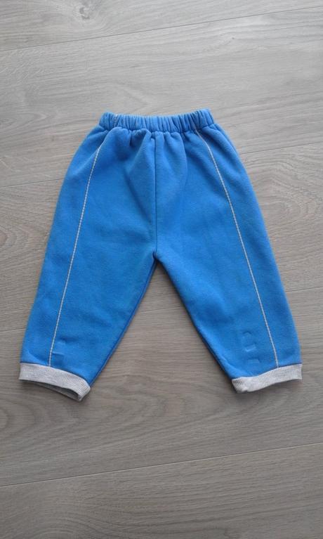 932 - tepláčky, 62