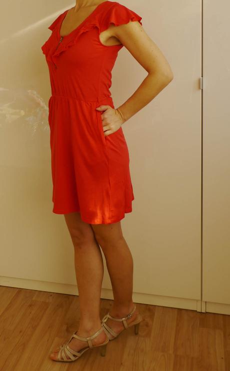 Cervene kratke saty s volanky vel. xs even & odd, xs