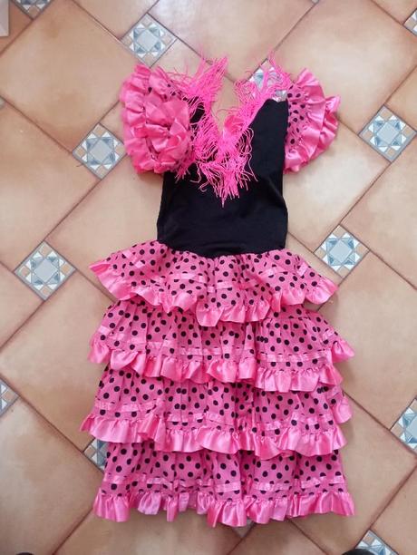 Karnevalové šaty - vel. 6 let, 