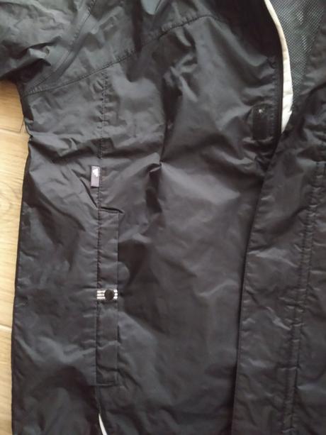 Černá šusťáková bunda, adidas,140