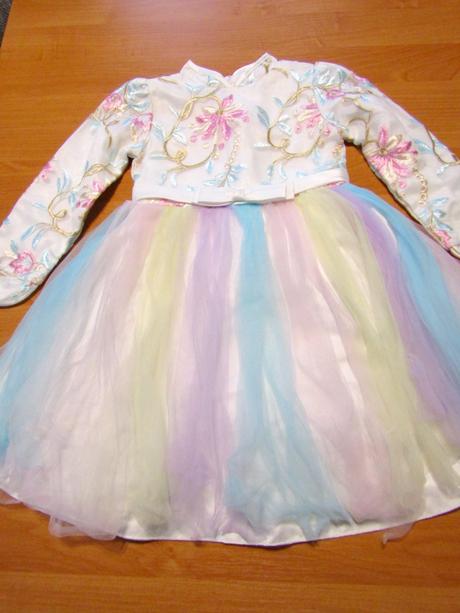 Karnevalový kostým -slavnostní šatičky vel 116-122, 