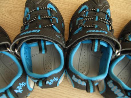 2x sandály, dvojčata, 28