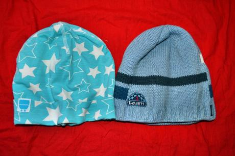 2x jarní/zimní čepice na 15-30 měs., 92