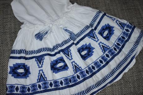 Bílé, slušivé šaty next, kol 2017 s výšivkou, 122, next,122