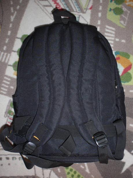 Batoh-batůžek na záda střední velikost černý., 