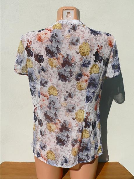 Lehká květovaná blůzka zabaione - vel. m/l, m