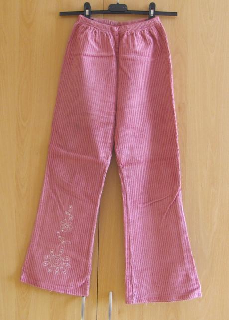 Fialové manšestrové kalhoty, 146