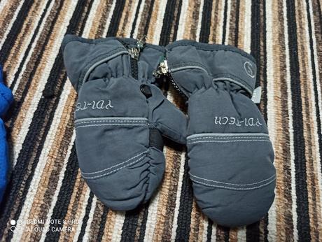 Rukavice a punčocháče, 86–98