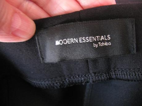 Černé koženkové kalhoty s pružným pasem, tchibo,38