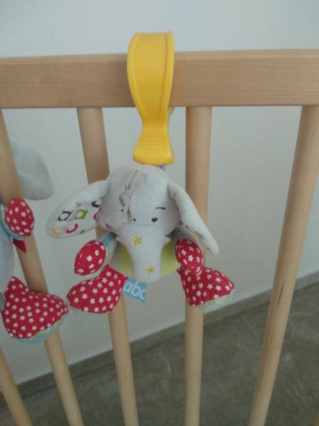 Hračky na postýlku,