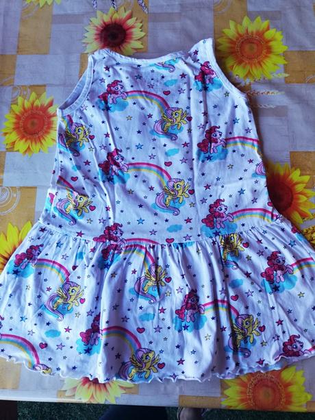 Šatičky s koníky hello kitty vel. 110/116., 110