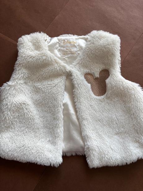 Krásný chlupatá vestička- v.92, disney,92