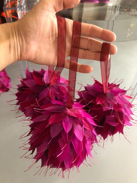 2 luxus vánoční peříčkové stromky+7 ozdob fuchsiov, 