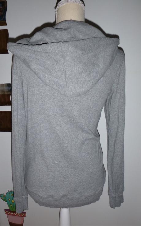 Pěkná propínací mikina s kapucí - vel.m, 170