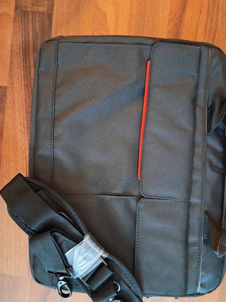 Nova taška na notebook thinkpad, 