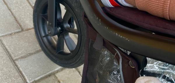 Jak zamaskovat odřený kočárek?