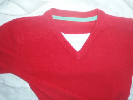 Slabší červený svetr, marks & spencer,128