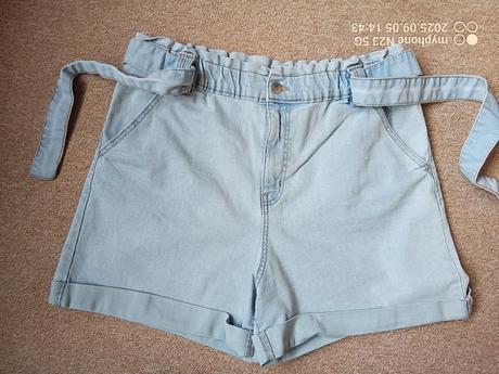 Šortky zn."beloved" vel."44/xxl", 44